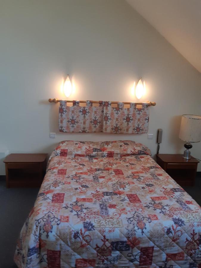 Hotel Les Forges Noyal-sur-Vilaine Buitenkant foto