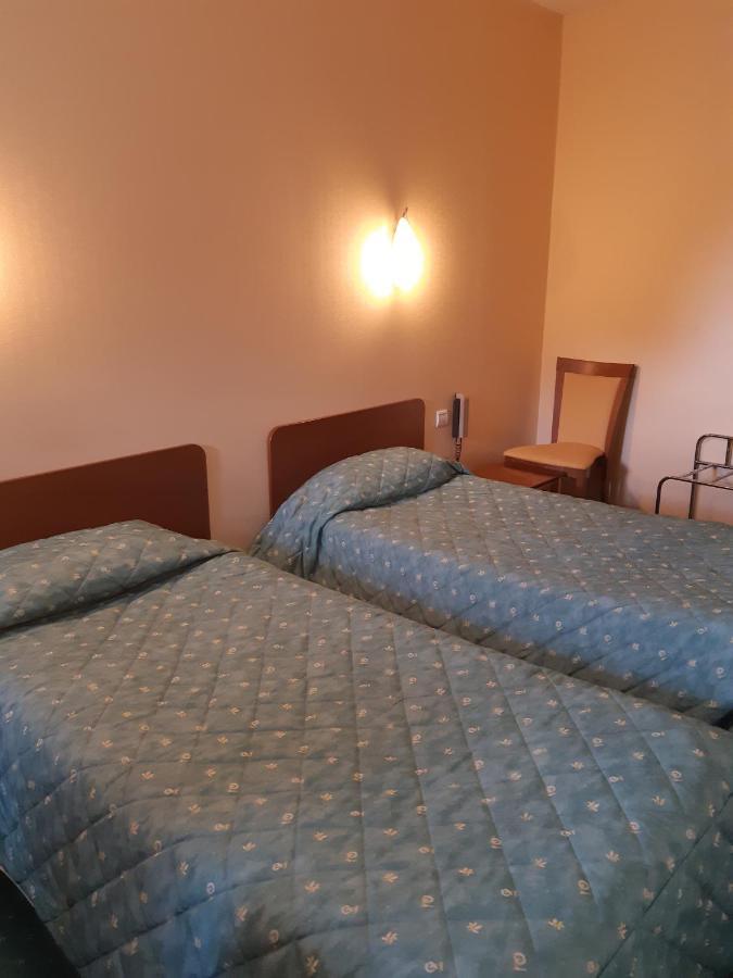 Hotel Les Forges Noyal-sur-Vilaine Buitenkant foto