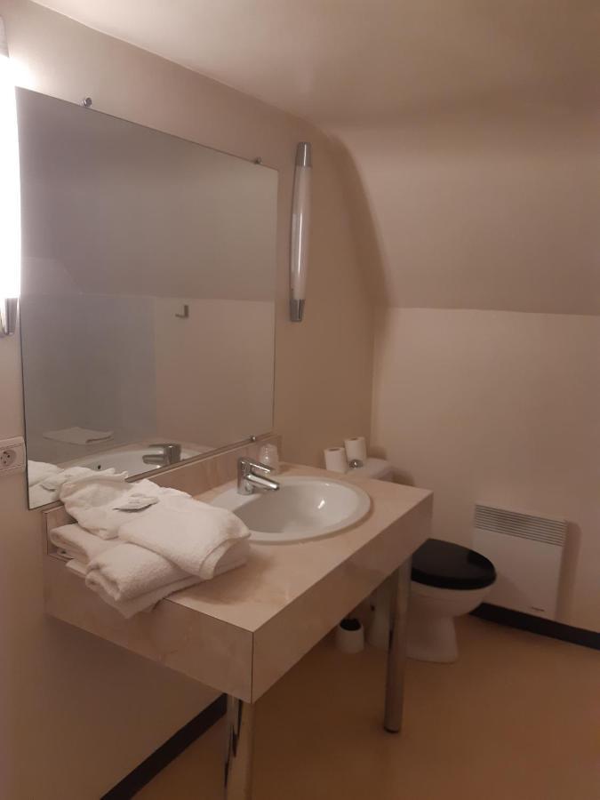 Hotel Les Forges Noyal-sur-Vilaine Buitenkant foto